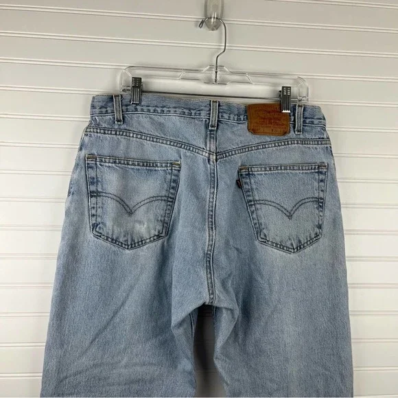 Vintage Levi’s Light Wash 505 Regular Fit Straight Leg Denim Jeans W36 L32 - Picture 8 of 10